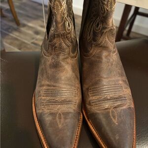 Distressed Brown Boots